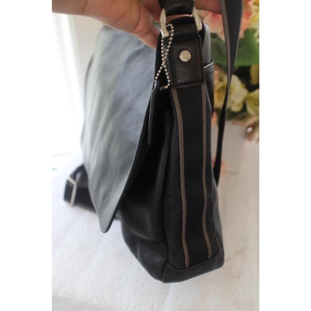(Z) COACH HERITAGE LEATHER MESSENGER (COACH F70556) SILVER/BLK (900 - Picture 6 of 12